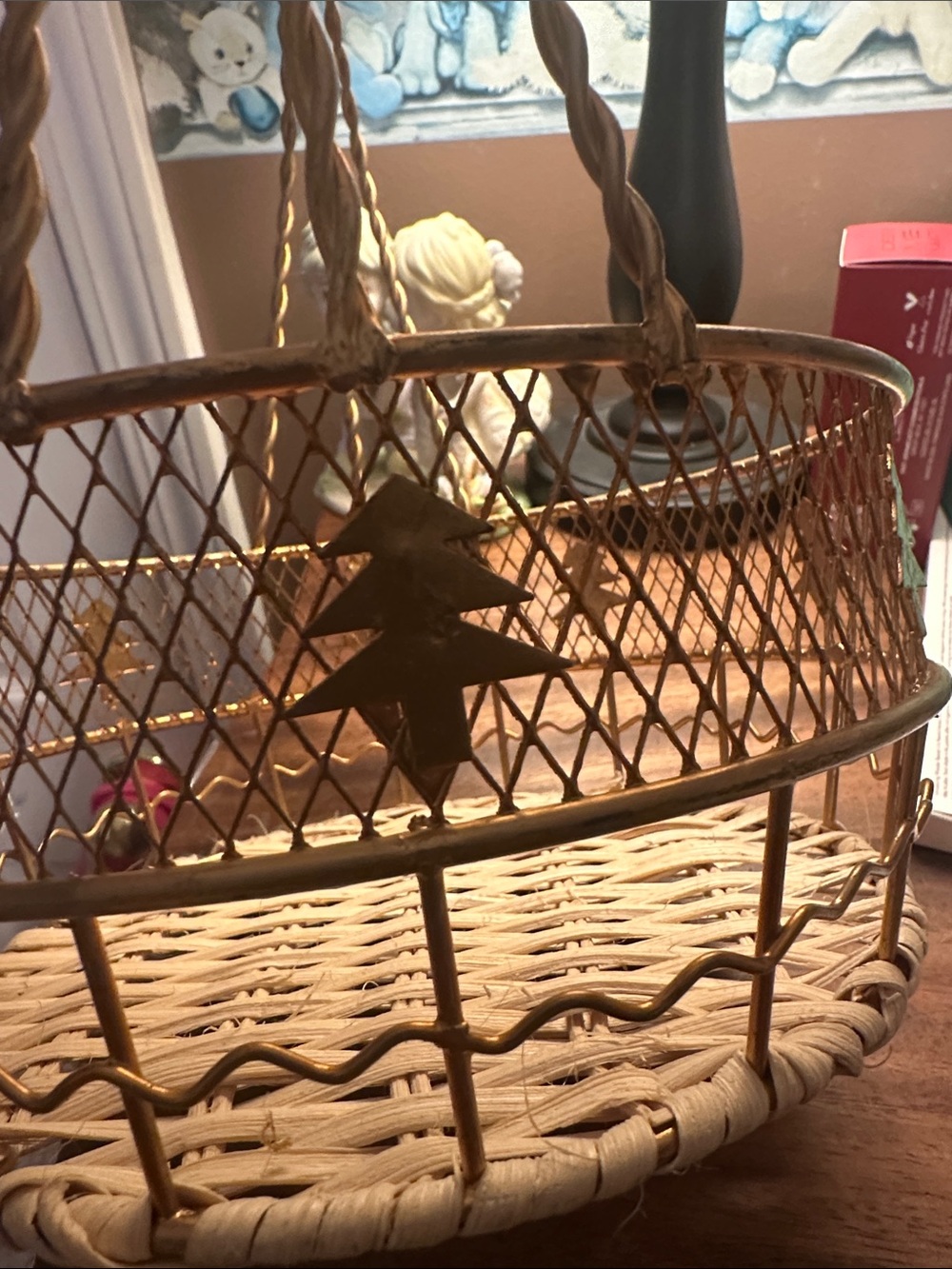 Christmas tree Gold metal Wire and Wicker Round Decorative Basket  NEW - Picture 7 of 7